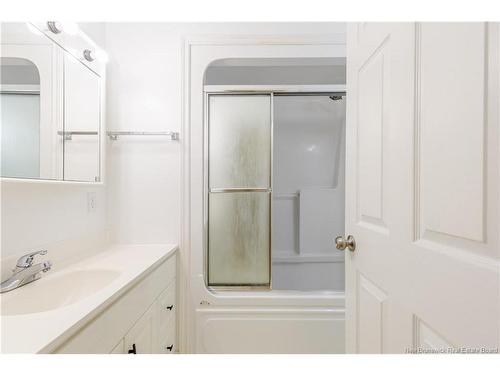 21 Westwood Dr, Fredericton, NB 