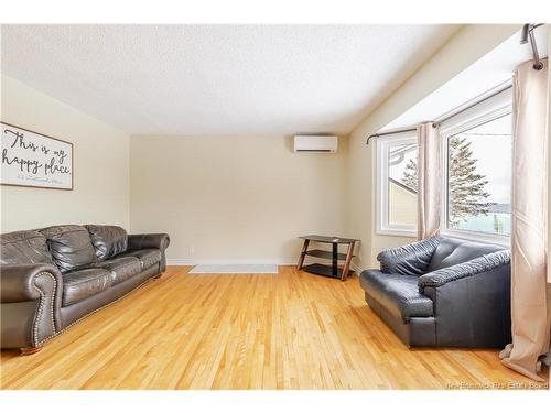 21 Westwood Dr, Fredericton, NB 