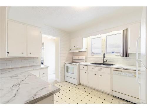 21 Westwood Dr, Fredericton, NB 