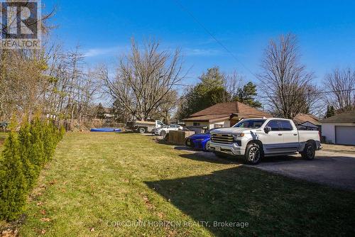 17 Shaw Avenue W, Cambridge, ON - Outdoor