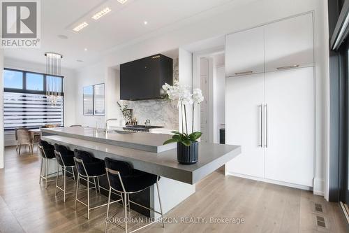 31 Reid Court, Puslinch, ON - Indoor Photo Showing Dining Room