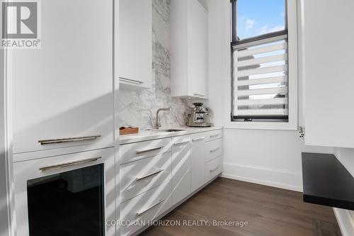 31 Reid Court, Puslinch, ON - Indoor Photo Showing Other Room