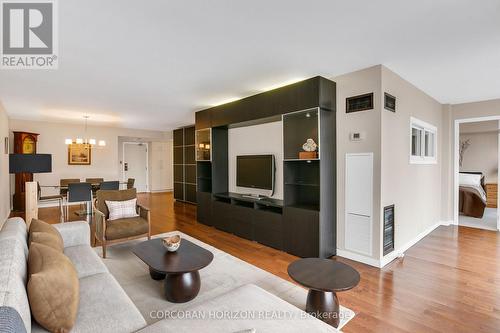 1001 - 5444 Yonge Street, Toronto, ON - Indoor Photo Showing Living Room