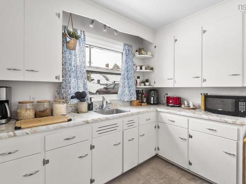 27 Chittick Avenue, Dartmouth, NS 