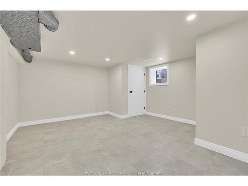 1006 Pillette, Windsor, ON 