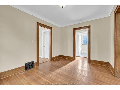 1006 Pillette, Windsor, ON 