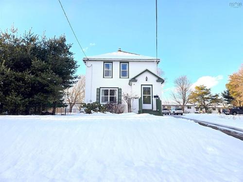 34 Dale Street, Amherst, NS 