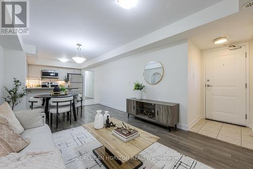 70 - 2315 Sheppard Avenue W, Toronto, ON - Indoor Photo Showing Living Room