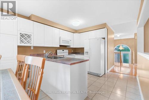 312 Harvie Road, Barrie, ON - Indoor Photo Showing Kitchen