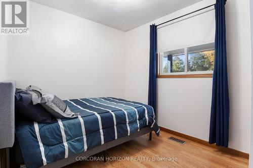 43 Middleton Street, Cambridge, ON - Indoor Photo Showing Bedroom