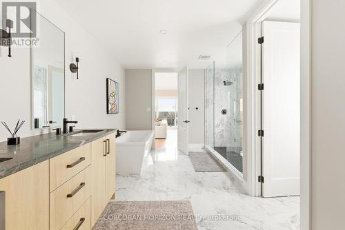 95 William Street W, Waterloo, ON - Indoor Photo Showing Bathroom