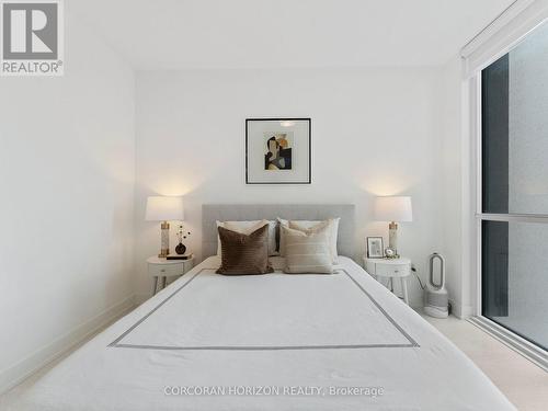 221 - 30 Inn On The Park Drive, Toronto, ON - Indoor Photo Showing Bedroom