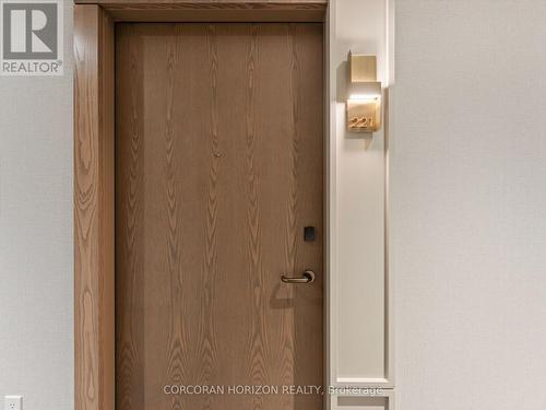 221 - 30 Inn On The Park Drive, Toronto, ON - 