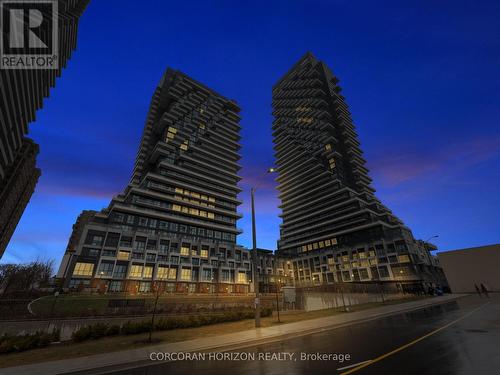 221 - 30 Inn On The Park Drive, Toronto, ON - Outdoor