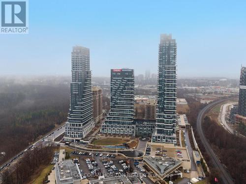 221 - 30 Inn On The Park Drive, Toronto, ON - Outdoor