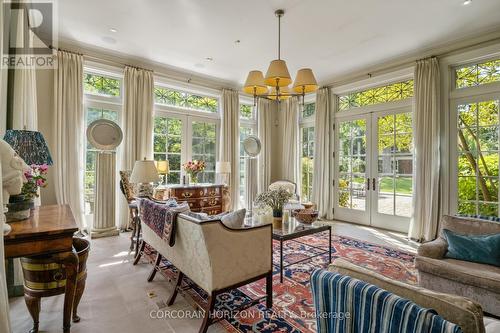 33 Salisbury Avenue, Cambridge, ON - Indoor Photo Showing Dining Room