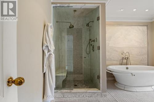 33 Salisbury Avenue, Cambridge, ON - Indoor Photo Showing Bathroom