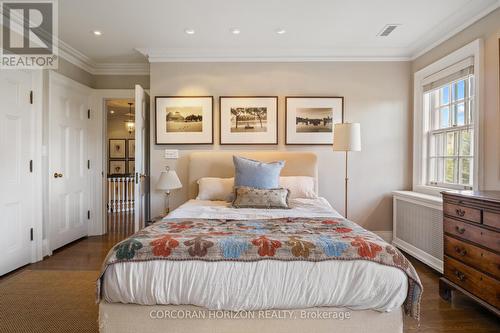 33 Salisbury Avenue, Cambridge, ON - Indoor Photo Showing Bedroom