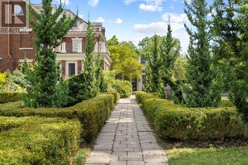 33 Salisbury Avenue, Cambridge, ON - Outdoor