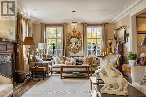 33 Salisbury Avenue, Cambridge, ON - Indoor Photo Showing Living Room