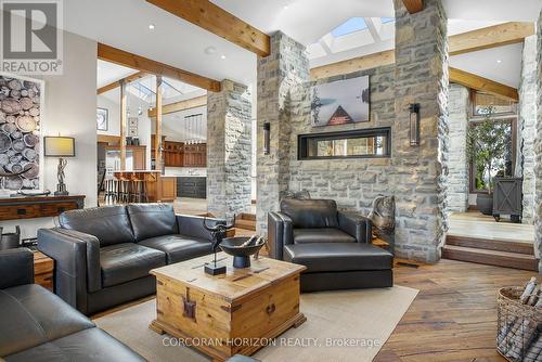 1546 Maryhill Road, Woolwich, ON - Indoor Photo Showing Living Room
