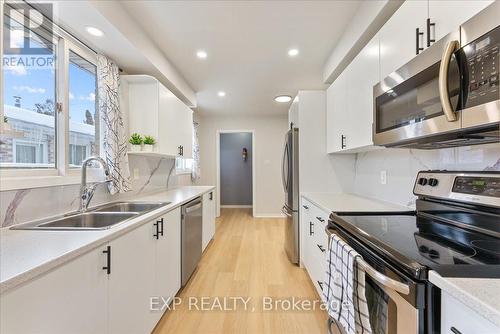 1165 Whitefield Drive, Peterborough (Otonabee Ward 1), ON - Indoor Photo Showing Kitchen With Double Sink