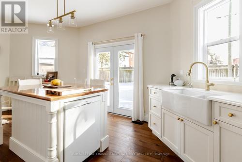 577 Walnut Street, Peterborough (Town Ward 3), ON - Indoor Photo Showing Kitchen With Double Sink