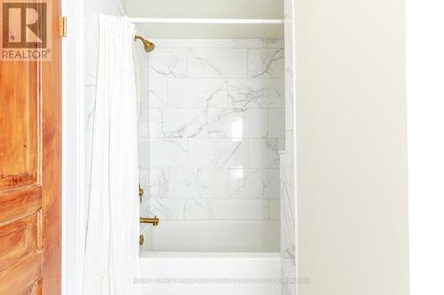 577 Walnut Street, Peterborough (Town Ward 3), ON - Indoor Photo Showing Bathroom
