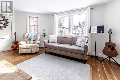 577 Walnut Street, Peterborough (Town Ward 3), ON - Indoor Photo Showing Living Room