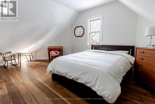 577 Walnut Street, Peterborough (Town Ward 3), ON - Indoor Photo Showing Bedroom