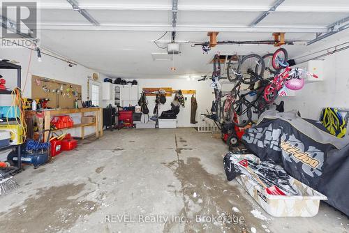 5 Barbara Avenue, Oro-Medonte, ON - Indoor Photo Showing Garage