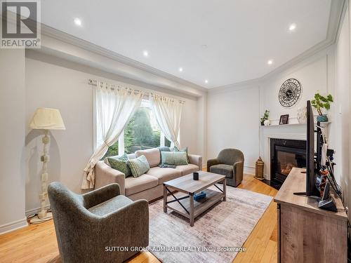 192 Chayna Crescent, Vaughan, ON - Indoor Photo Showing Living Room With Fireplace