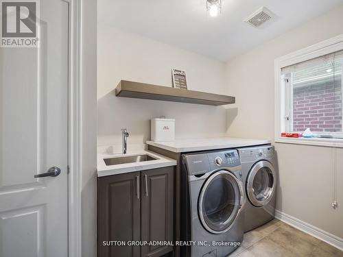 192 Chayna Crescent, Vaughan, ON - Indoor Photo Showing Laundry Room