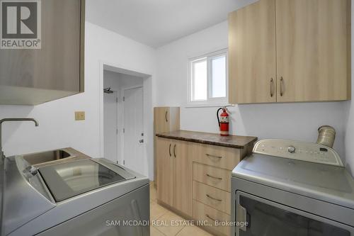 5275 Thornwood Drive, Mississauga, ON - Indoor Photo Showing Laundry Room