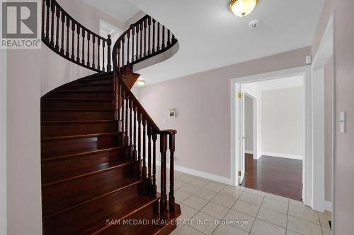 Foyer looking to living room - 5275 Thornwood Drive, Mississauga, ON - Indoor Photo Showing Other Room