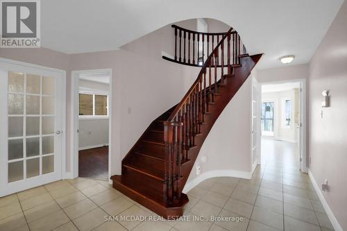 5275 Thornwood Drive, Mississauga, ON - Indoor Photo Showing Kitchen With Double Sink With Upgraded Kitchen