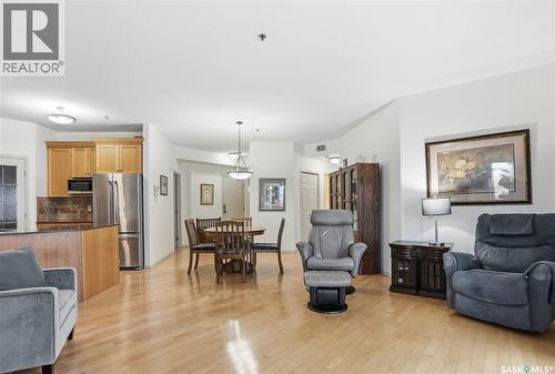 112 928 Heritage View, Saskatoon, SK - Indoor Photo Showing Living Room