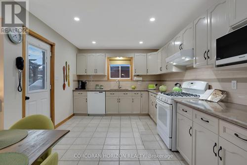 35 Southview Crescent, Cambridge, ON - Indoor Photo Showing Kitchen