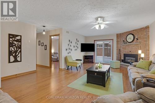 35 Southview Crescent, Cambridge, ON - Indoor Photo Showing Living Room With Fireplace