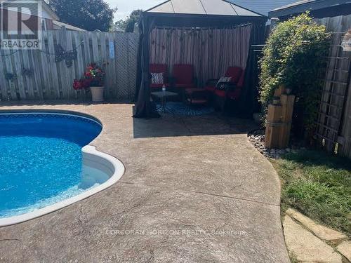 35 Southview Crescent, Cambridge, ON - Outdoor