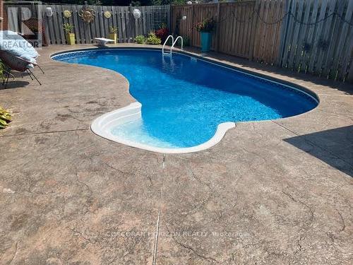 35 Southview Crescent, Cambridge, ON - Outdoor With In Ground Pool With Backyard