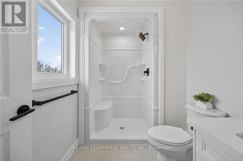 45 B Howard Street, Haldimand, ON - Indoor Photo Showing Bathroom
