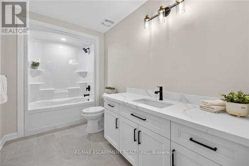 45 B Howard Street, Haldimand, ON - Indoor Photo Showing Bathroom