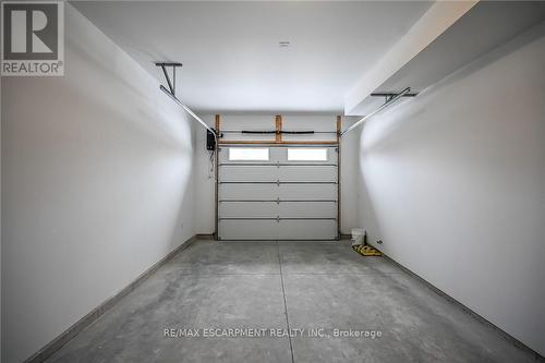 45 B Howard Street, Haldimand, ON - Indoor Photo Showing Garage