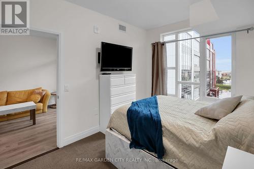 431 - 16 Concord Place, Grimsby, ON - Indoor Photo Showing Bedroom
