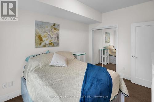 431 - 16 Concord Place, Grimsby, ON - Indoor Photo Showing Bedroom