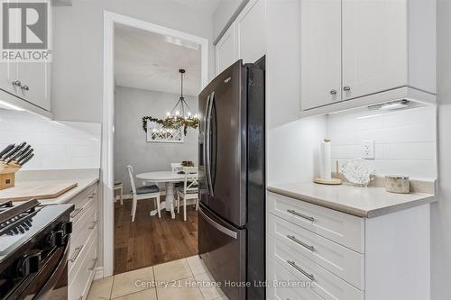 73 Courtney Street, Centre Wellington (Fergus), ON - Indoor Photo Showing Kitchen