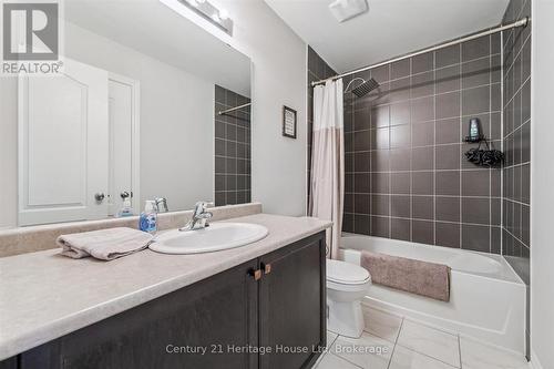 73 Courtney Street, Centre Wellington (Fergus), ON - Indoor Photo Showing Bathroom