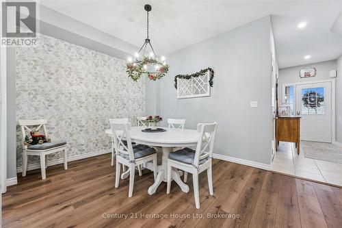 73 Courtney Street, Centre Wellington (Fergus), ON - Indoor Photo Showing Dining Room
