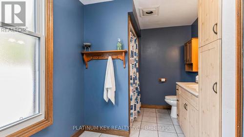 41 Queen Street, Strathroy-Caradoc (Se), ON - Indoor Photo Showing Other Room